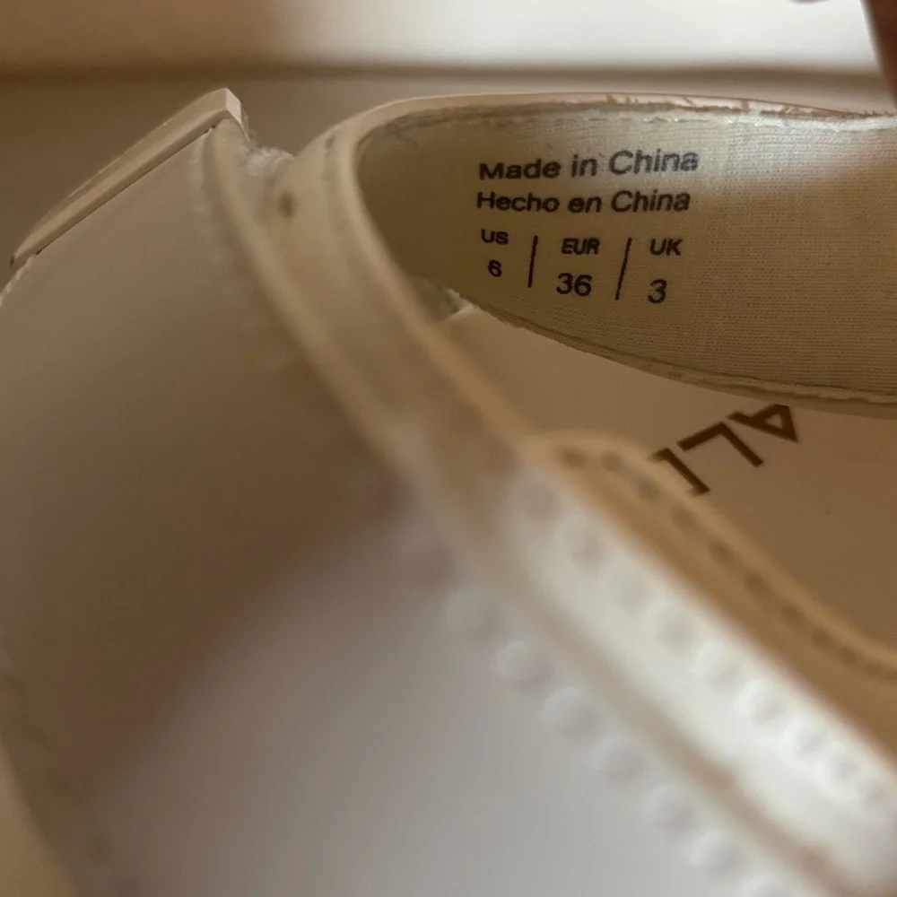 Aldo White and Purple Platform Sandals - Picture 5 of 10